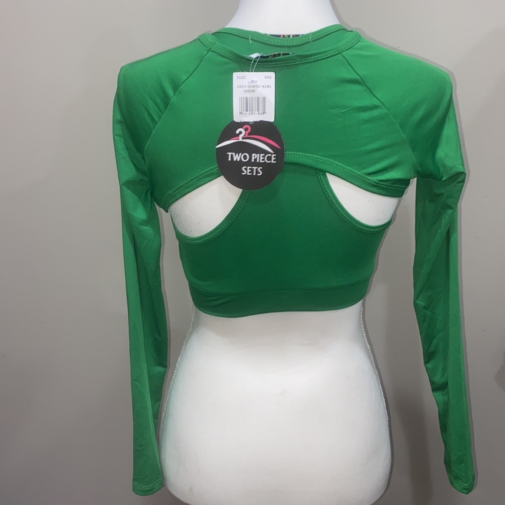 Green 2 piece long sleeve crop top - Picture 3 of 6